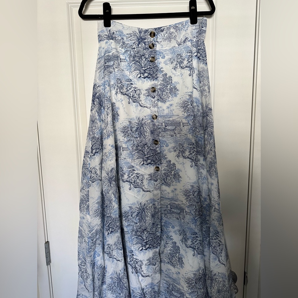 Detailed high rise button down skirt